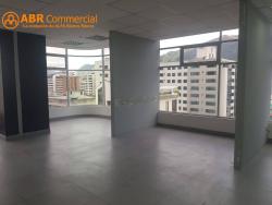 EN VENTA OFICINA EJECUTIVA 74m2- EDIFICIO CORPORATIVO - NORT