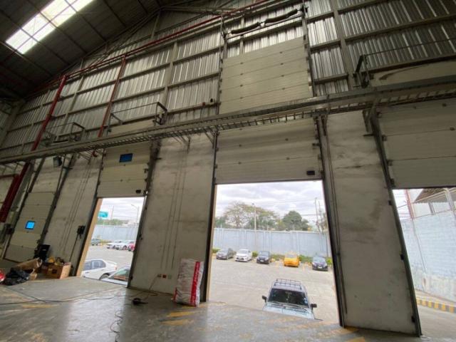 Bodega en alquiler 6000m² con andenes- En complejo -Vía a Da