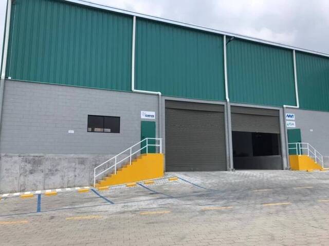 BODEGA EN ALQUILER 1265M2- EN COMPLEJO INDUSTRIAL- PIFO-QUIT