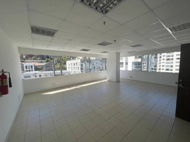 VENTA OFICINA EJECUTIVA 66m2- EDIFICIO CORPORATIVO - NORTE D