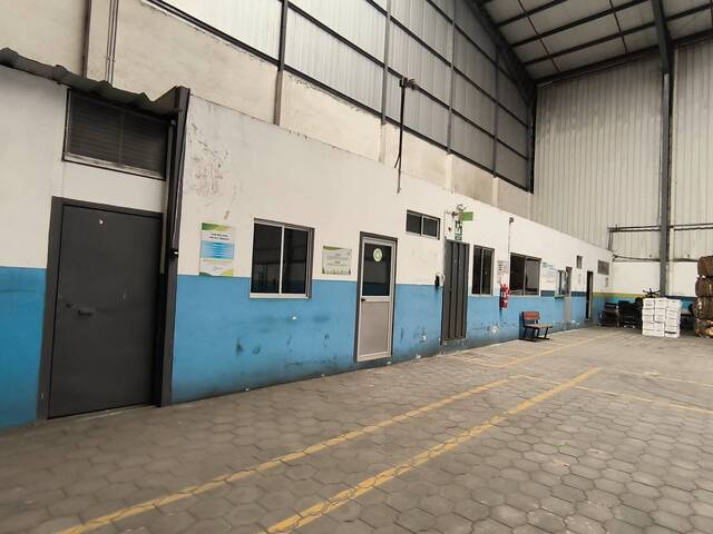 Alquiler bodega industrial 1400m2 - Vía a Daule - Guayaquil