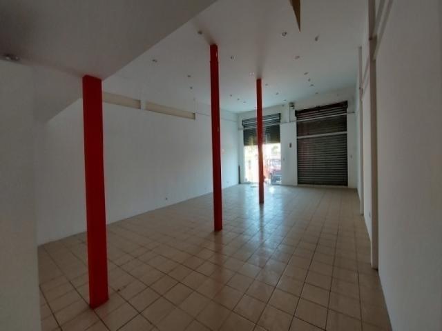 Se alquila amplio local comercial 156m2 - Via a Daule.