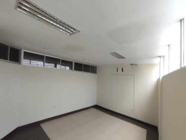 EN ALQUILER OFICINA 5243M2- AV CARLOS JULIO AROSEMENA GUA