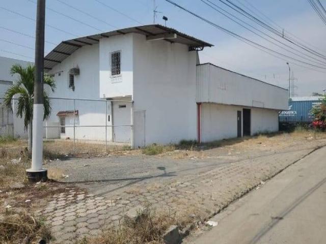 LOCAL EN ALQUILER 680M2- NORTE DE GUAYAQUIL