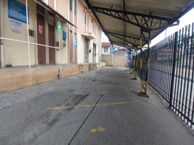 En alquiler Edificio 18 oficinas 460m2, Vía a Daule- al pie 