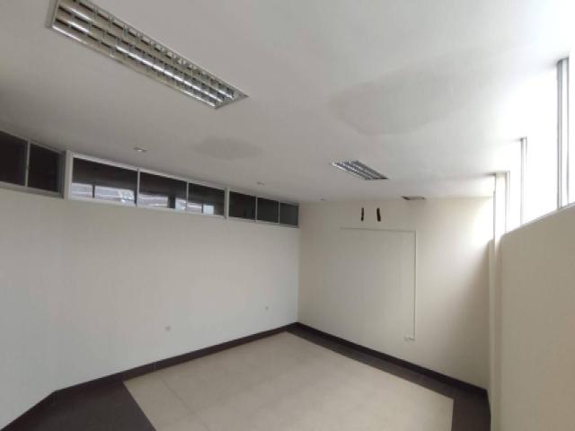 EN ALQUILER OFICINA 36980M2- AV CARLOS JULIO AROSEMENA GU