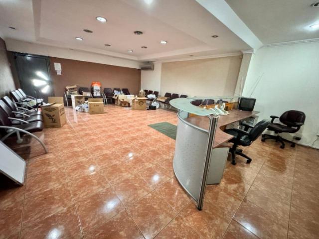 Venta/Alquiler Local-Oficina 540m2 -Av.Victor Emilio Estrada