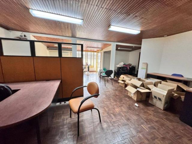 Venta/Alquiler Local-Oficina 540m2 -Av.Victor Emilio Estrada