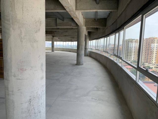 POR ESTRENAR!! Oficina en Edificio Ejecutivo de lujo 1.310m2