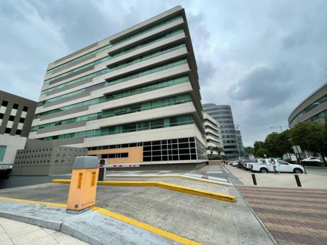 En venta Oficina amoblada 47m2 Parque Empresarial Colón Gu