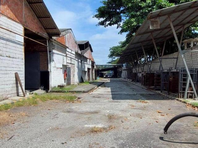 Terreno Industrial en venta 10,000m² con bodega 4800m²- Sur 