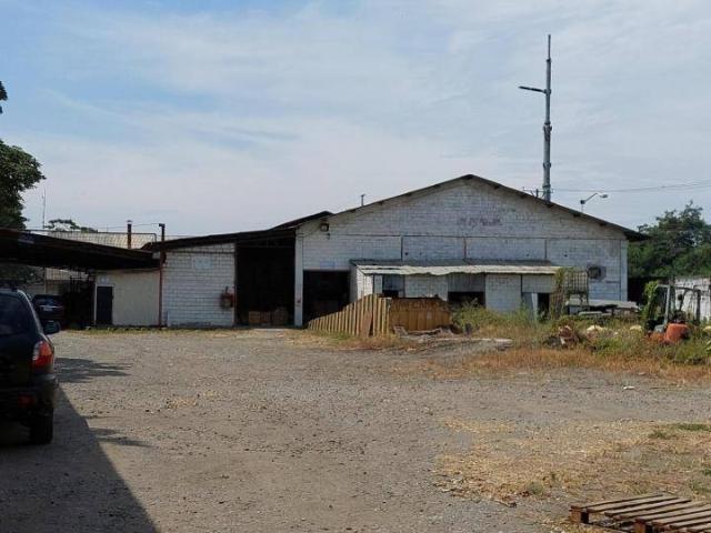 Terreno Industrial en venta 10,000m² con bodega 4800m²- Sur 