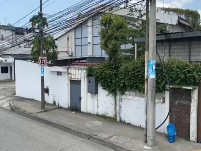 Terreno en alquiler 349m² con galpón 140m² - Av. de las Amér