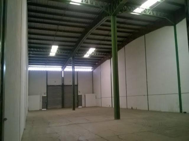 En alquiler Ofibodega 910m² -Dentro de Parque Industrial - V