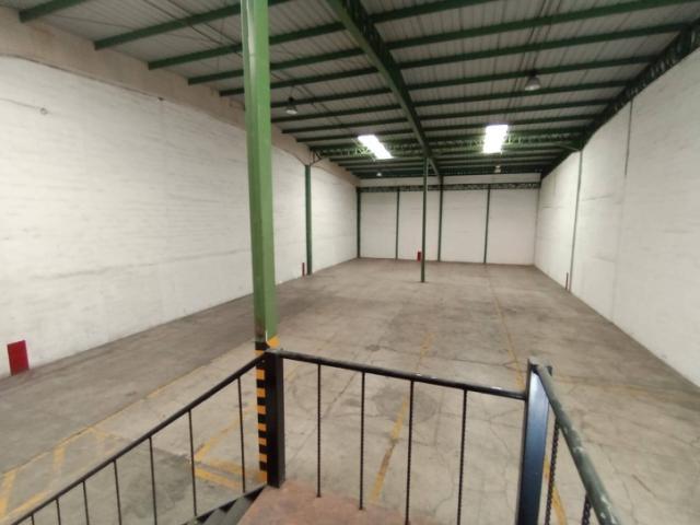 En alquiler Ofibodega 1455m2 -Dentro de Parque Industrial -